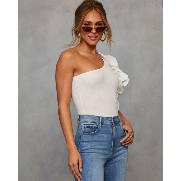 Statement Maker Ribbed One Shoulder Ruffle Bodysuit - Picture 4 of 6